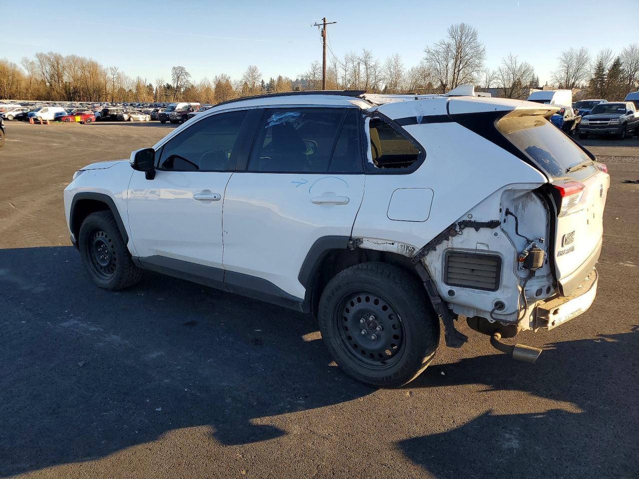 2022 Toyota Rav4 Xle - Image 2