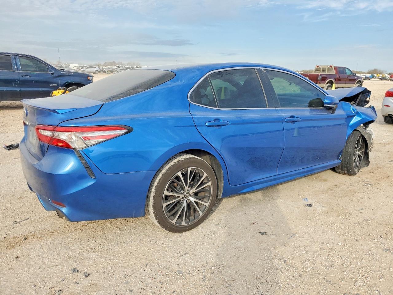 2018 Toyota Camry L - Image 3