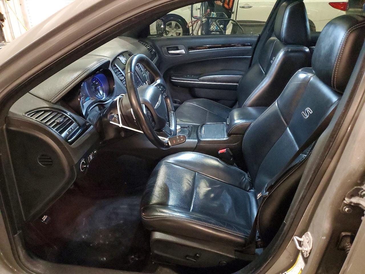 2018 Chrysler 300 S - Image 7