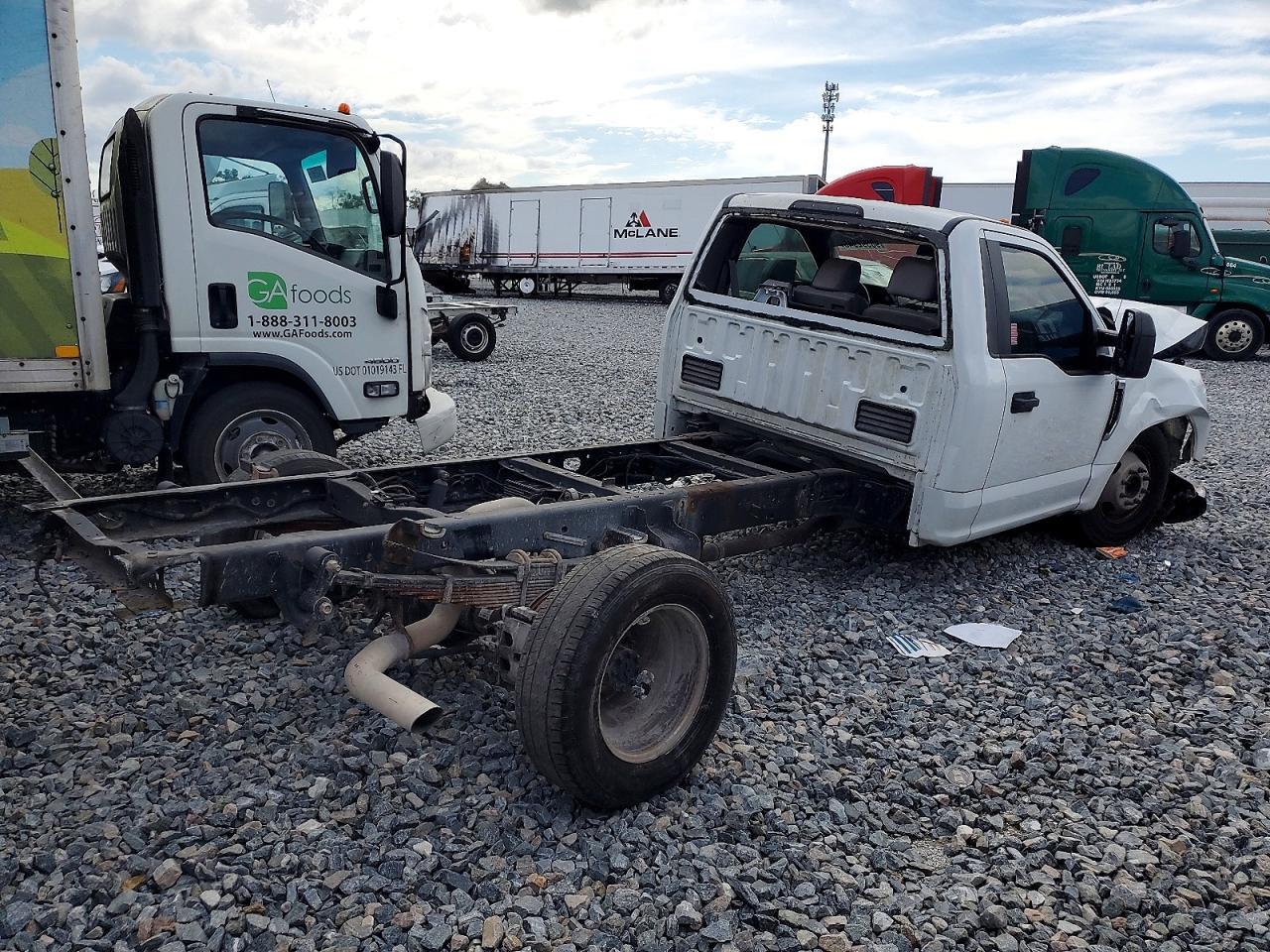 2019 Ford F350 Super Duty Truck Cab And Chassis - Image 3