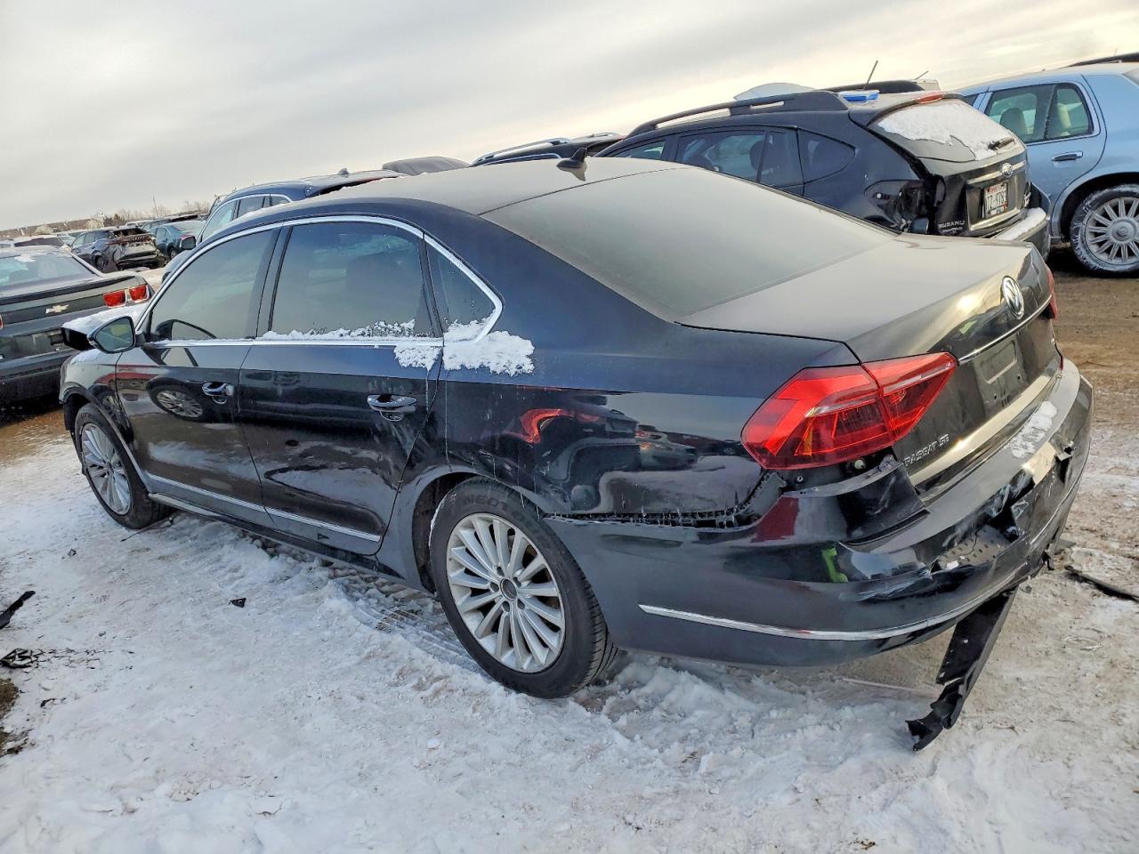 2017 Volkswagen Passat Se - Фото 2