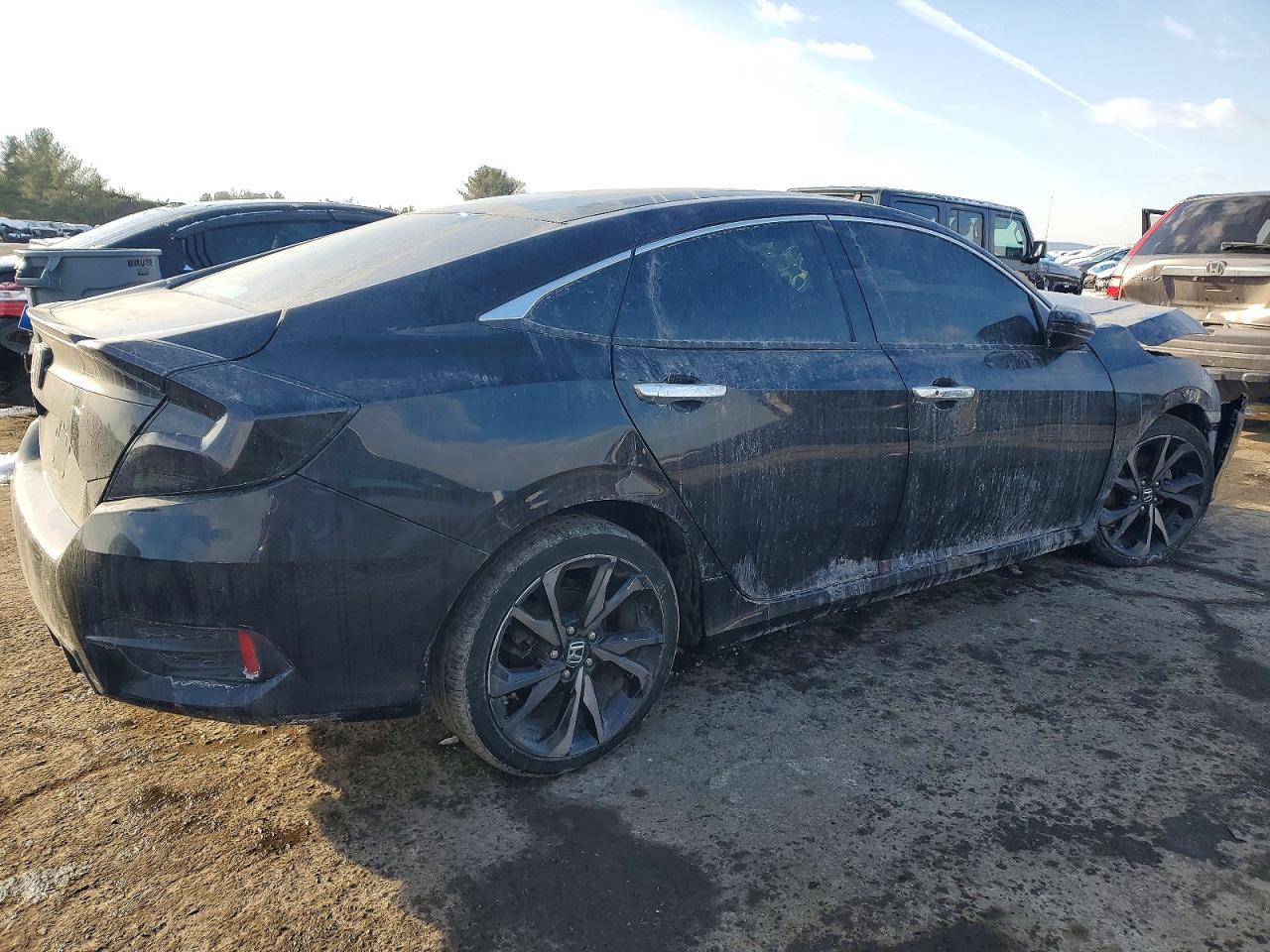 2019 Honda Civic Sport - Image 3