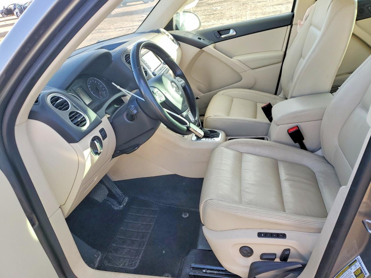 2011 Volkswagen Tiguan S - Фото 7