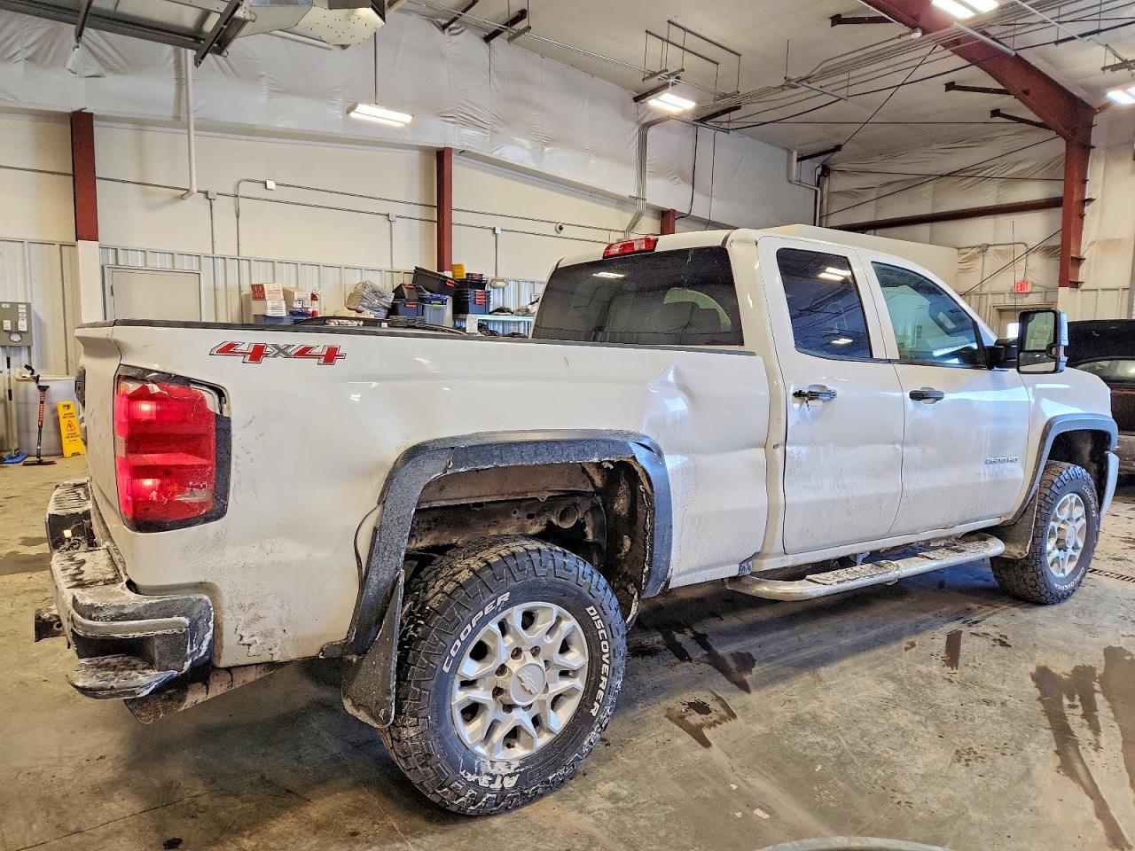 2017 Chevrolet Silverado K2500 Heavy Duty - Image 3