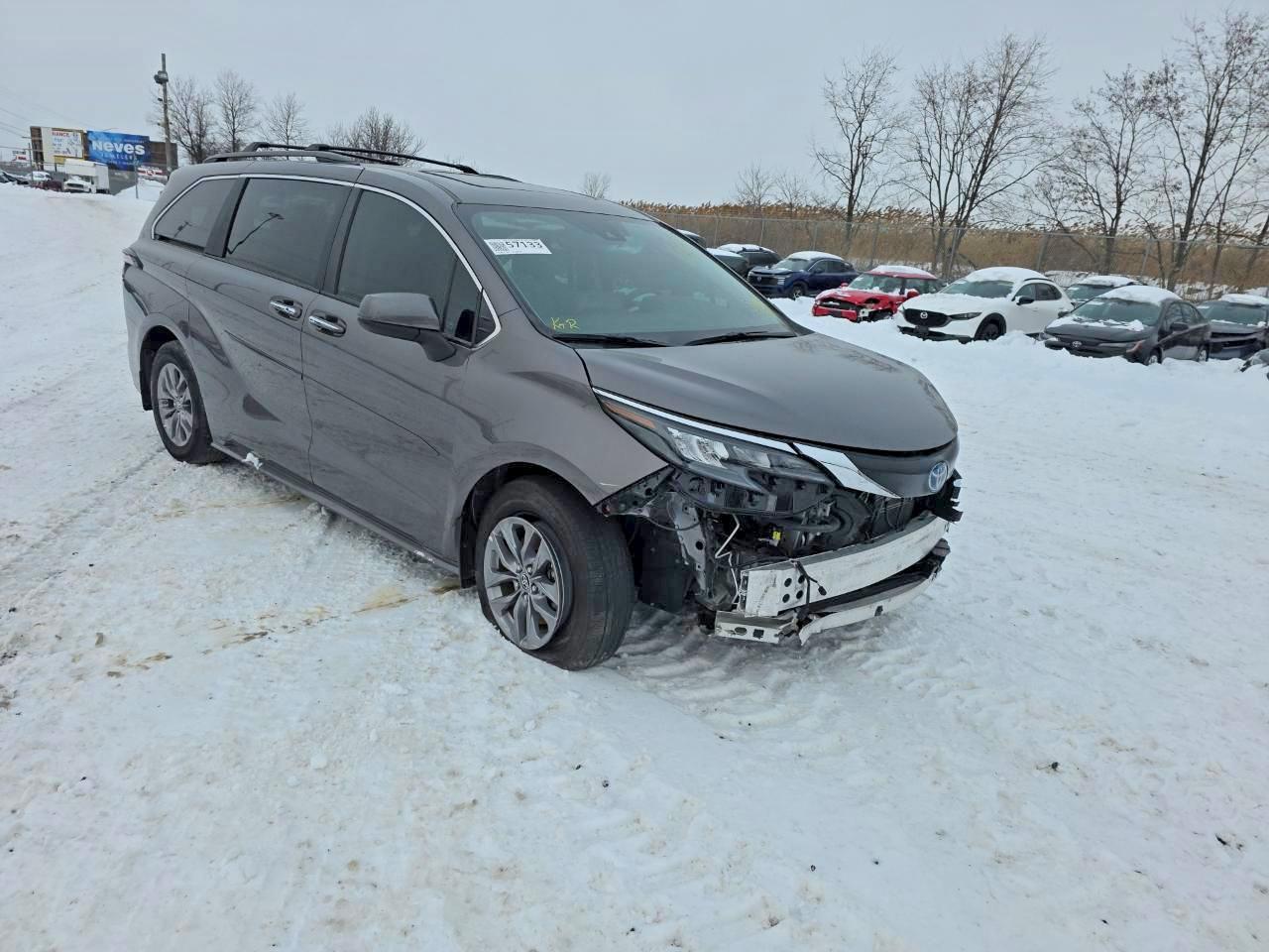 2024 Toyota Sienna Xle - Фото 3