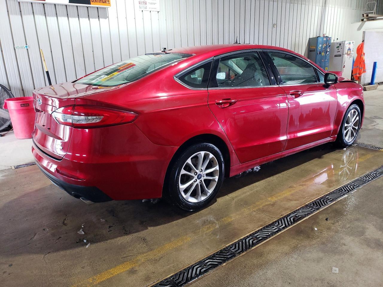 2020 Ford Fusion Se - Фото 3