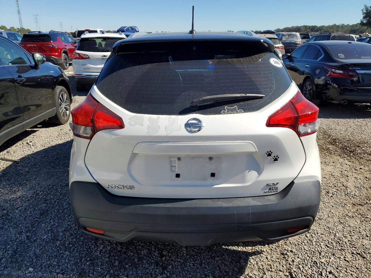 2019 Nissan Kicks S - Image 6
