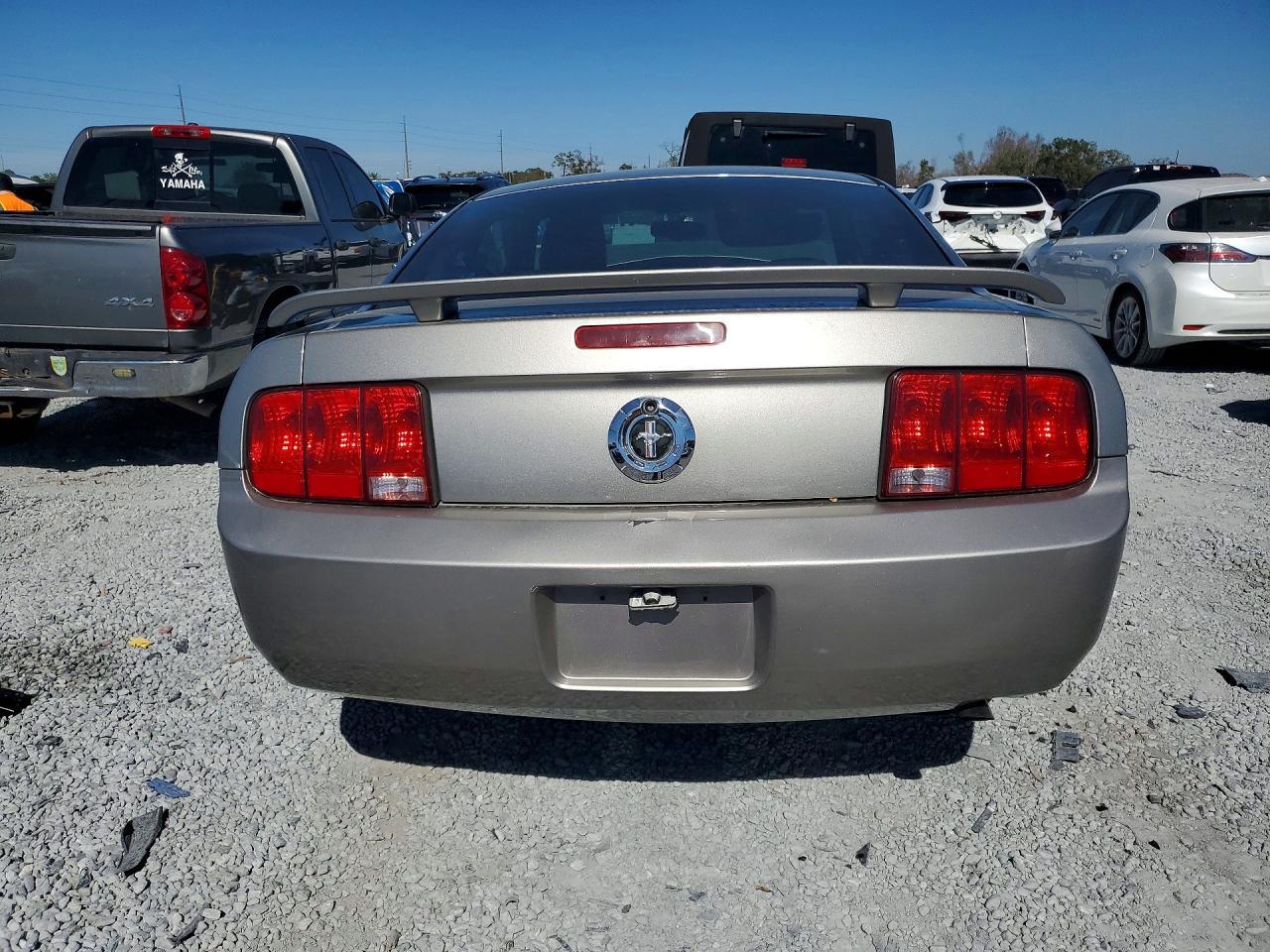2008 Ford Mustang - Фото 6