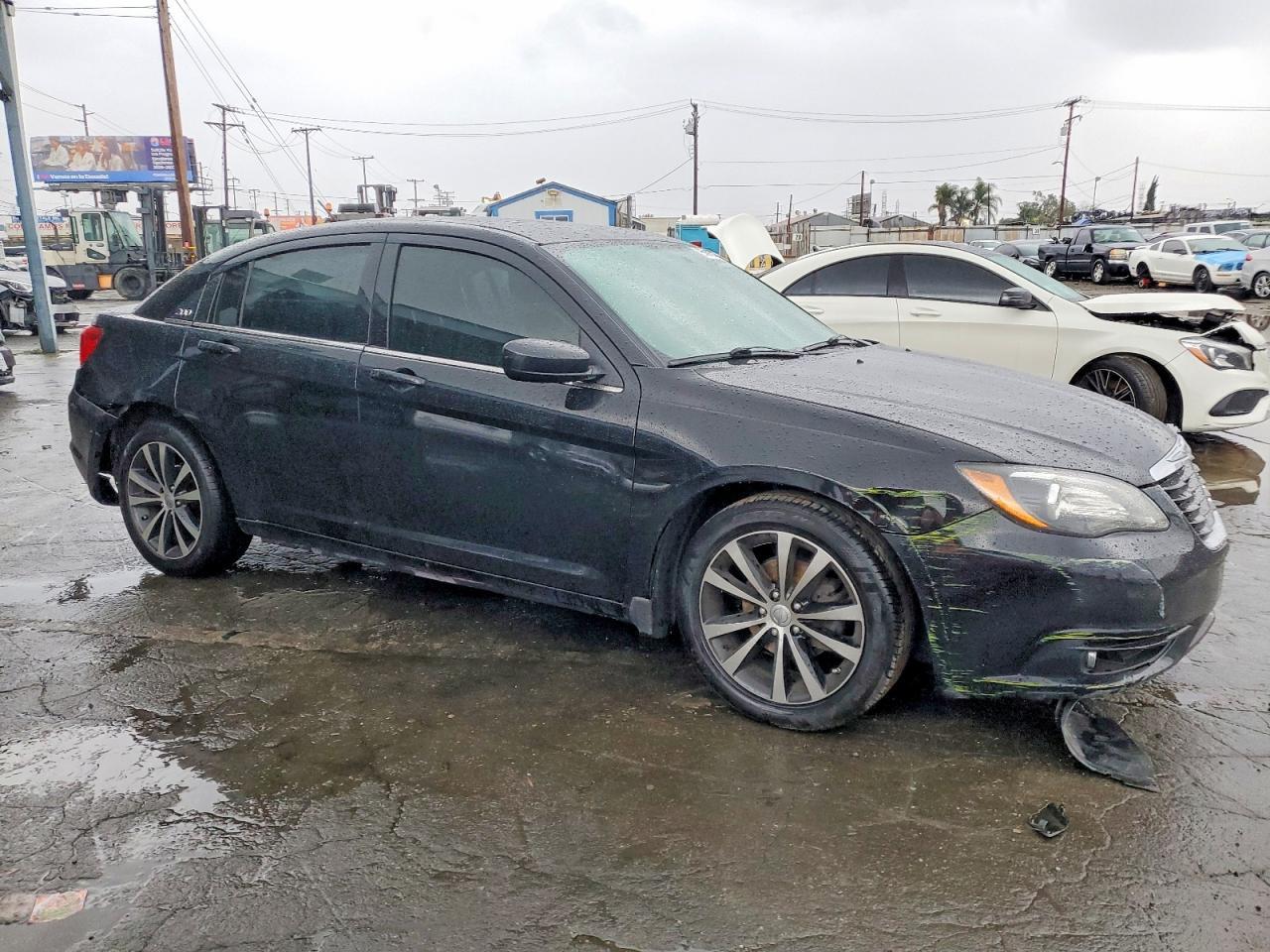 2014 Chrysler 200 Touring - Фото 4
