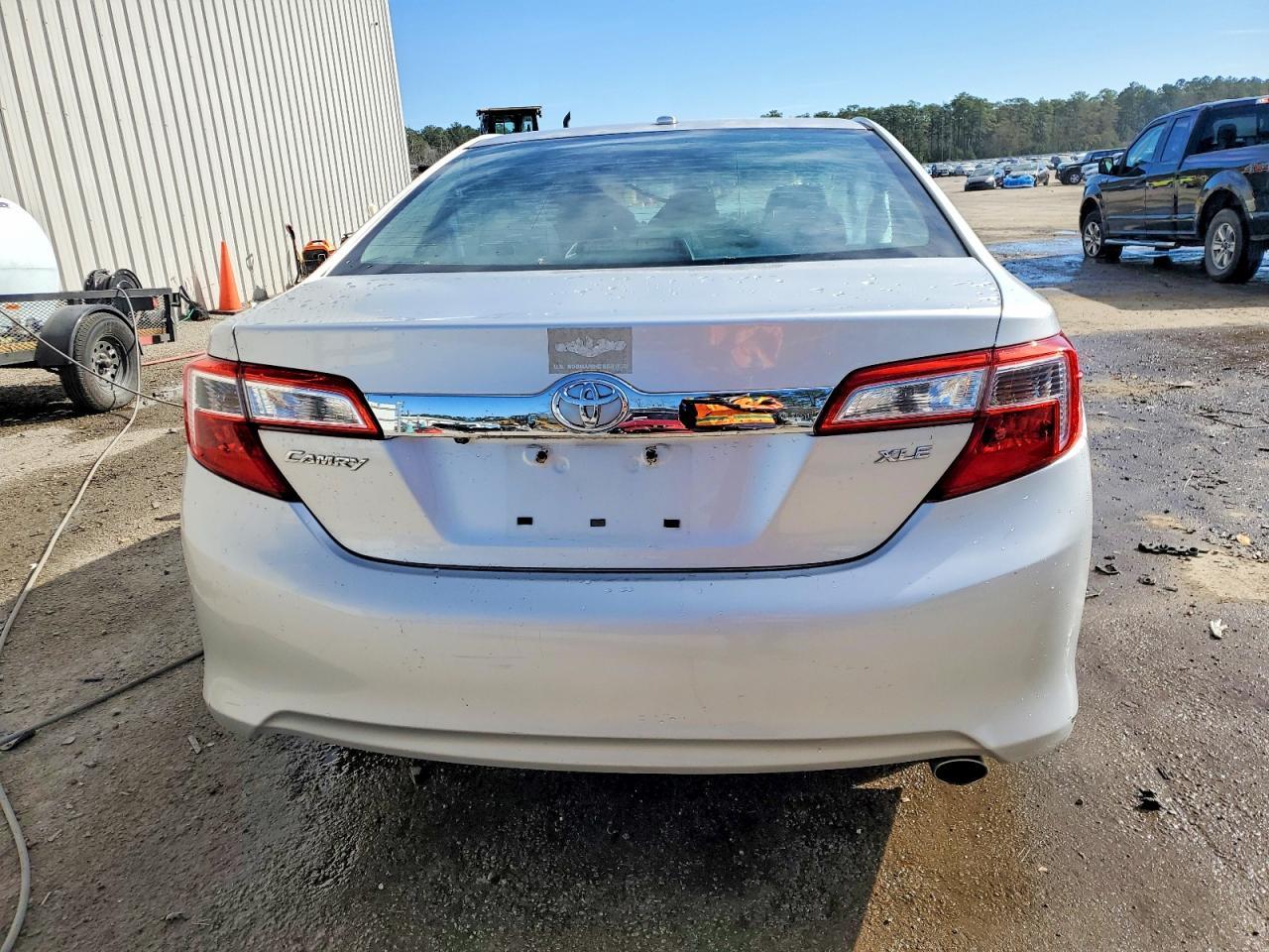 2012 Toyota Camry Xle - Image 6