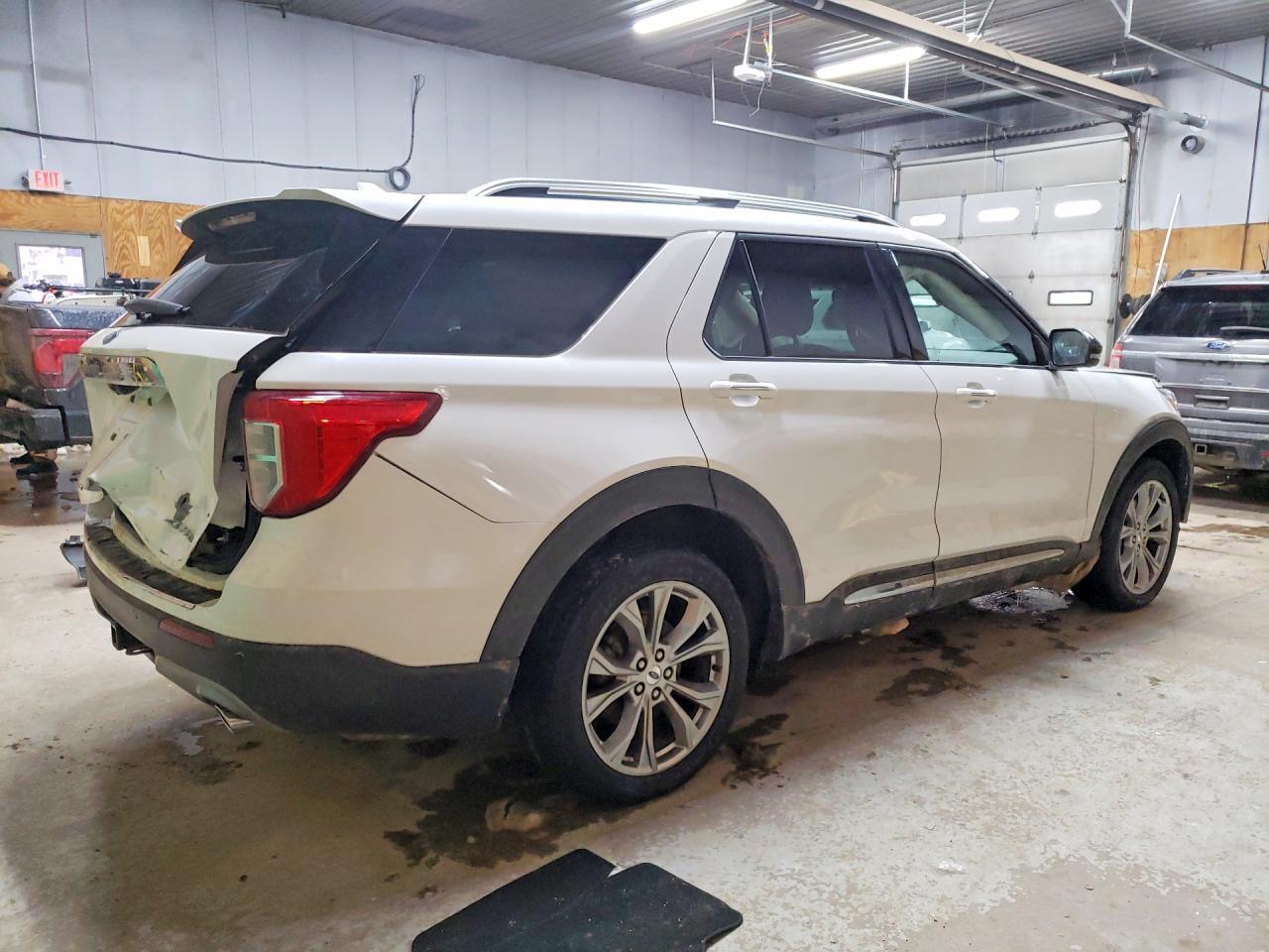 2021 Ford Explorer Limited - Image 3