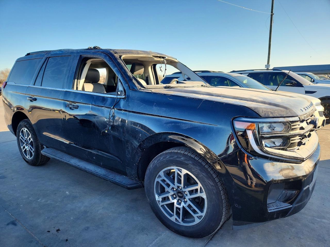 2025 Ford Expedition Active - Image 4