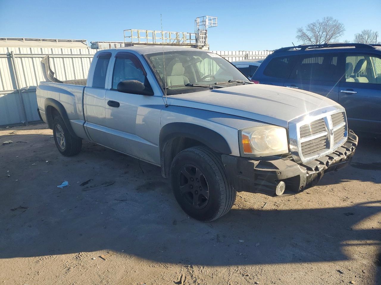 2006 Dodge Dakota Slt - Image 4