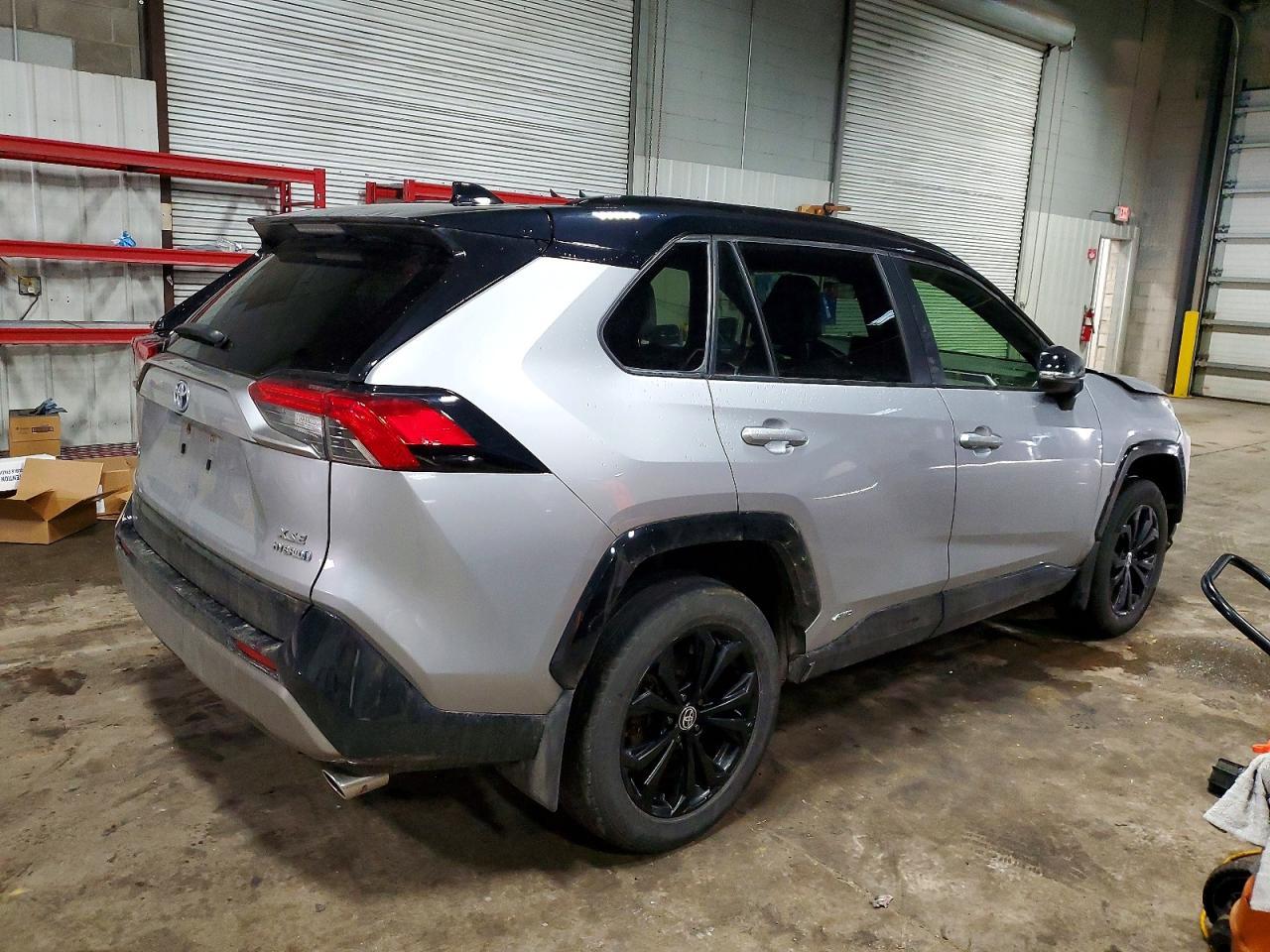 2022 Toyota Rav4 Xse - Image 3