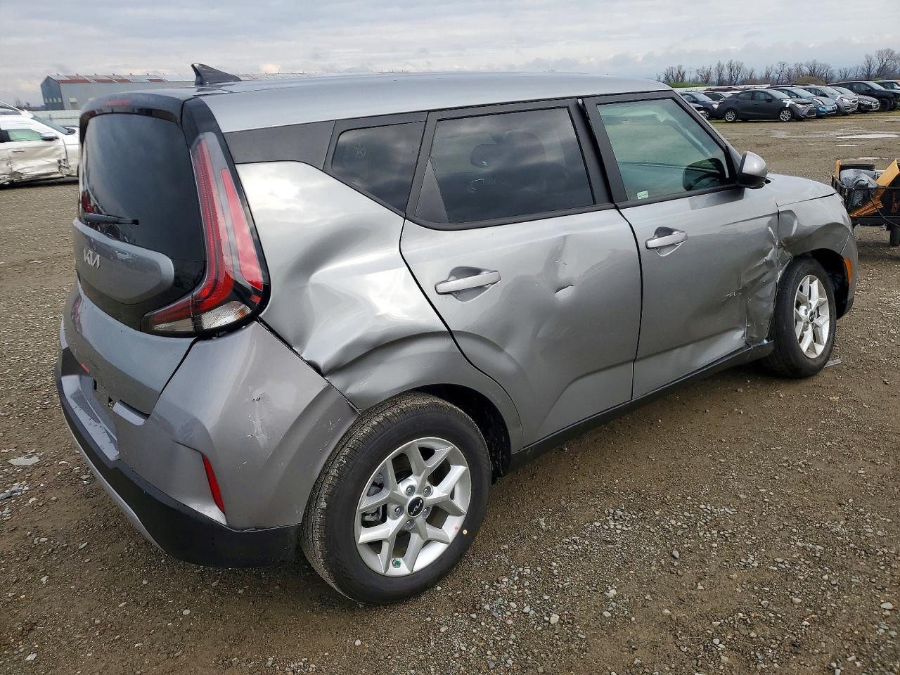2025 Kia Soul Lx - Image 3