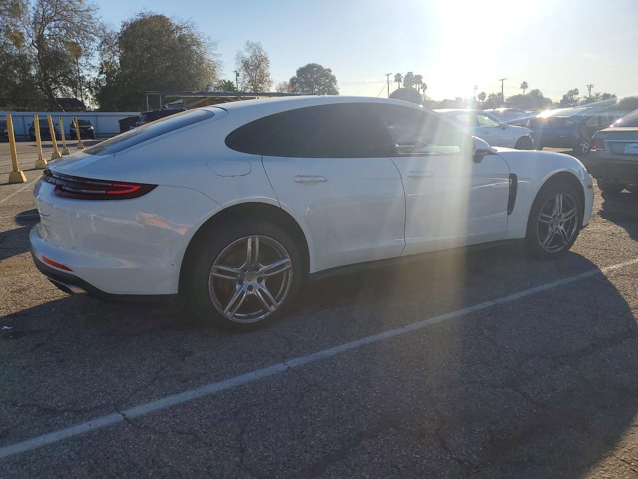 2017 Porsche Panamera 2 - Фото 3