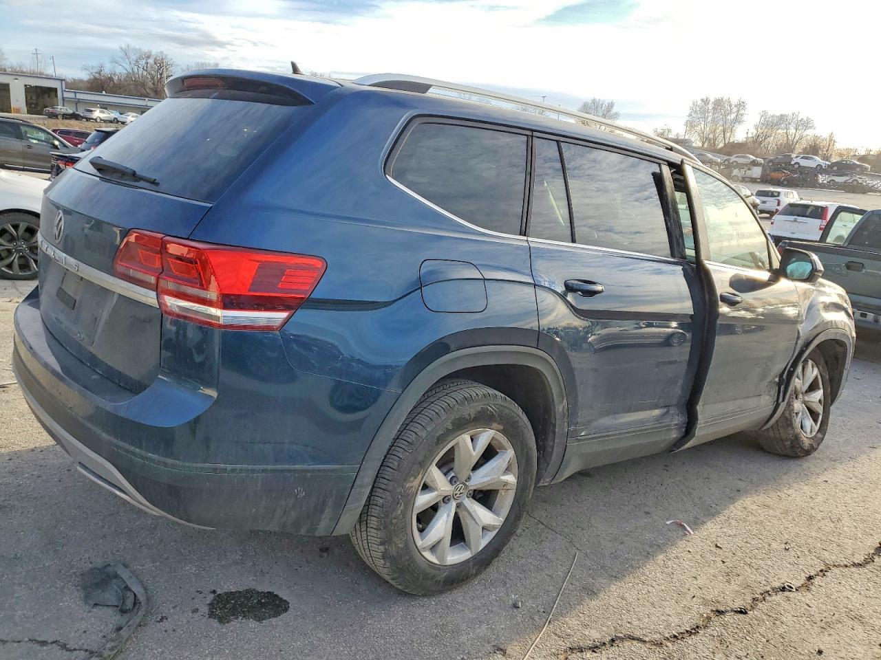2019 Volkswagen Atlas S - Фото 3