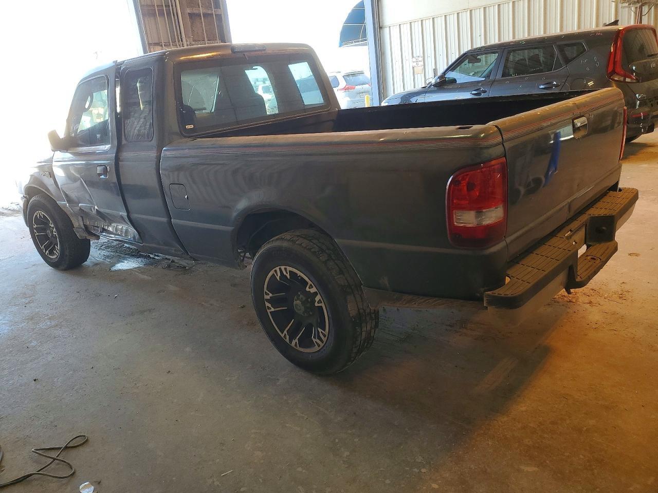 2004 Ford Ranger Super Cab - Image 2