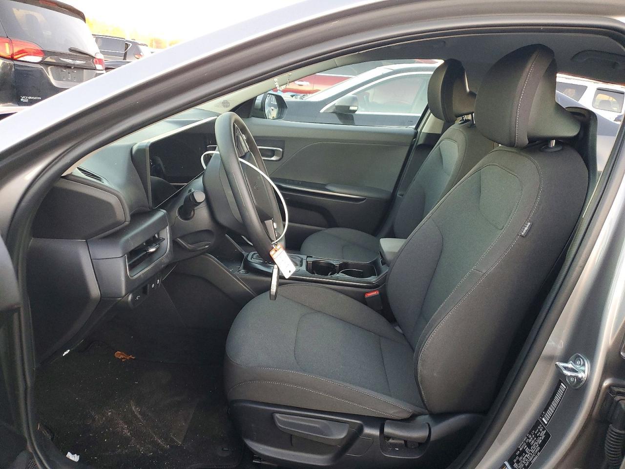 2025 Kia K4 Lx - Image 7