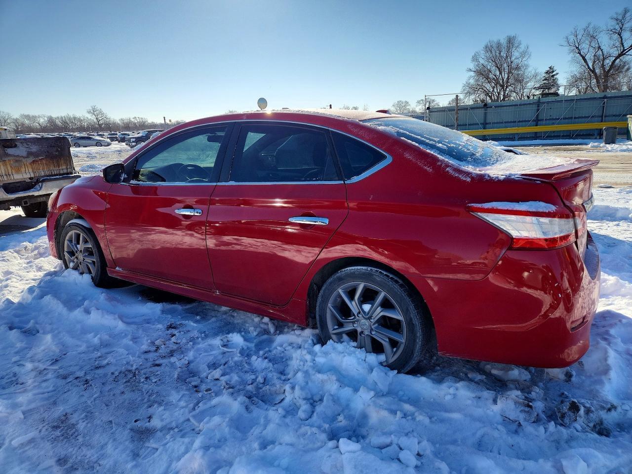 2015 Nissan Sentra S - Фото 2