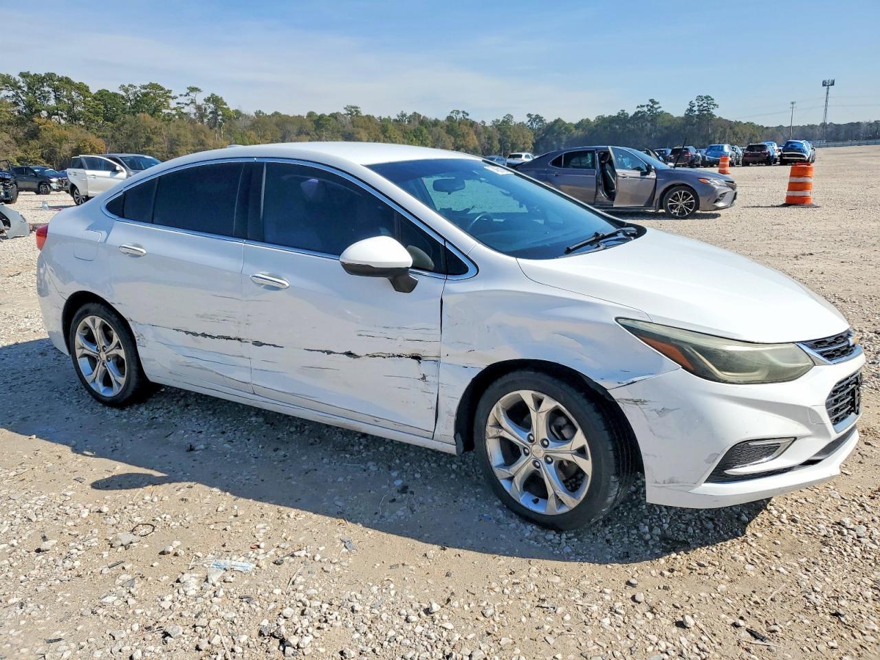 2017 Chevrolet Cruze Premier - Фото 4