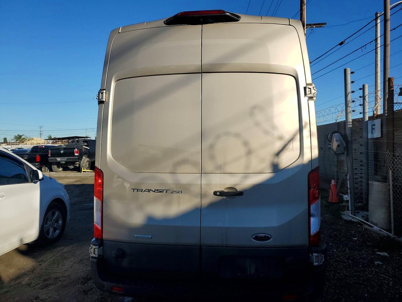 2018 Ford Transit T-250 Utility / Service Van - Фото 6