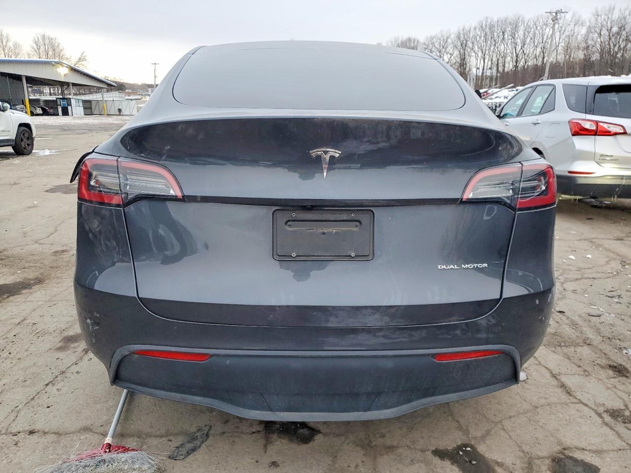 2024 Tesla Model Y - Фото 6