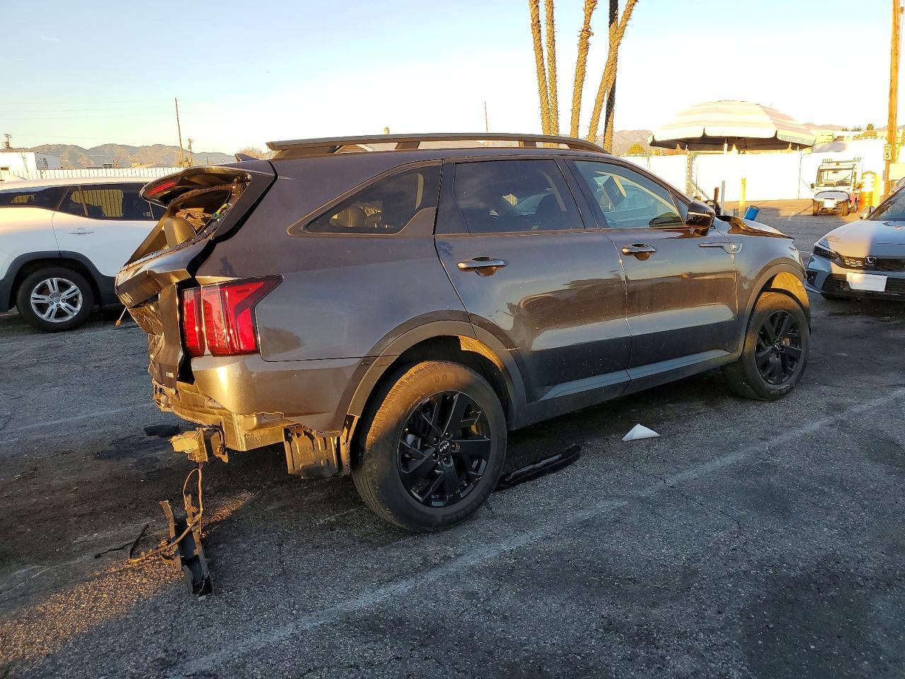 2023 Kia Sorento S - Image 3