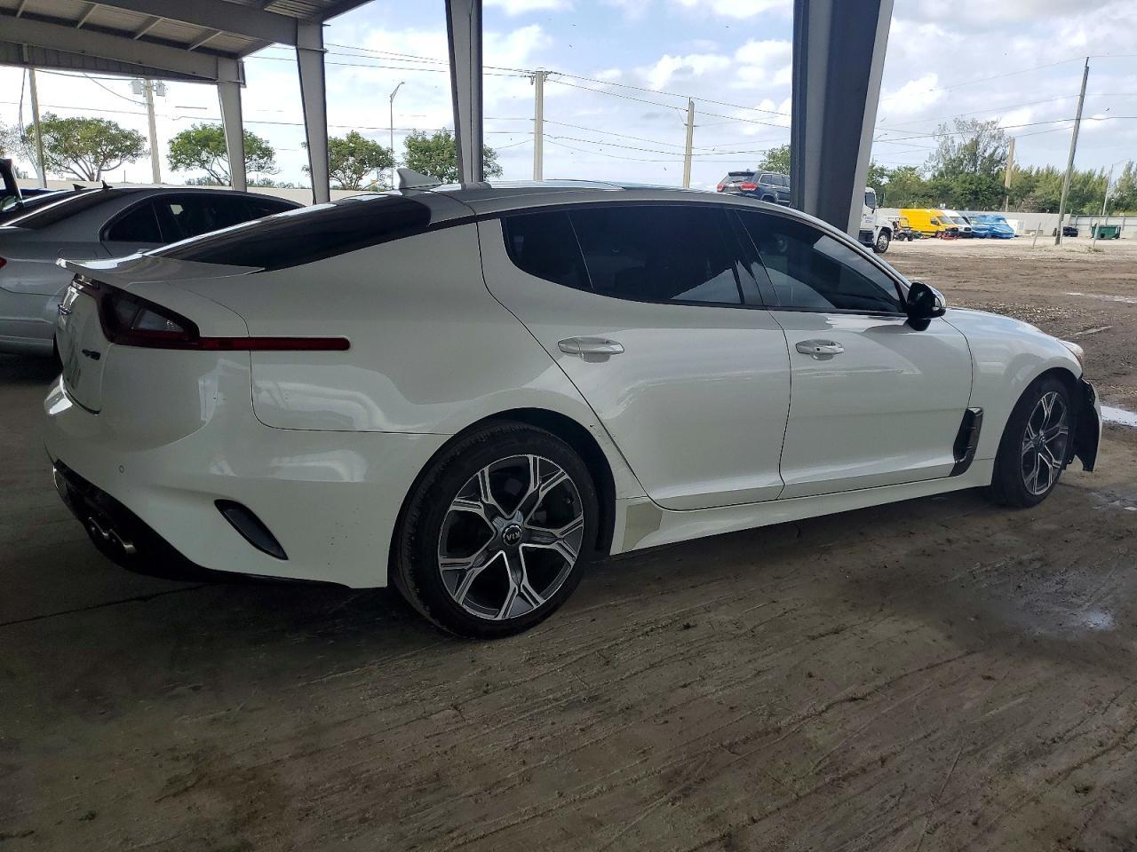 2021 Kia Stinger - Фото 3