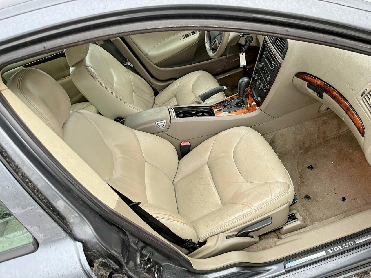 2006 Volvo V70 - Image 5