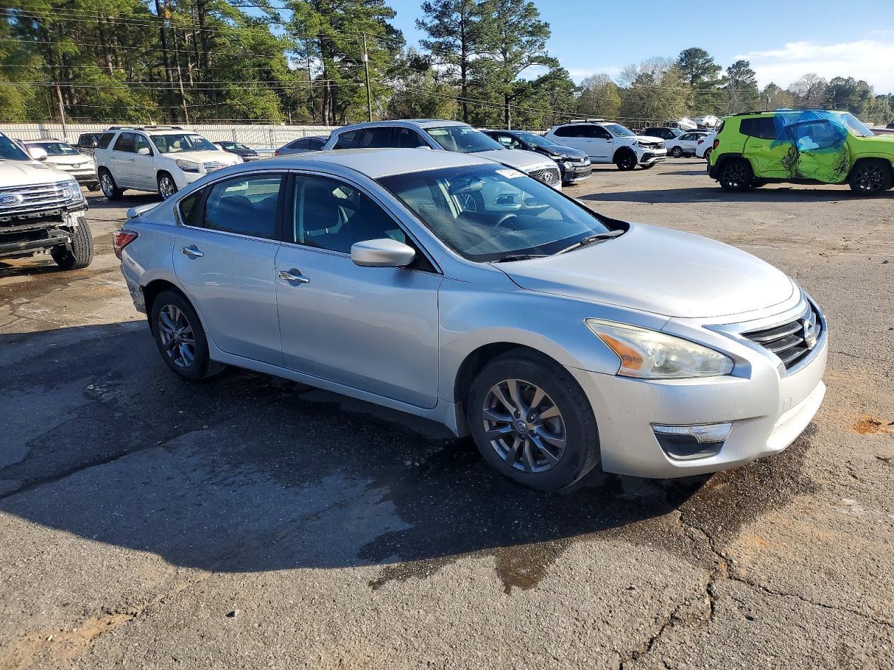 2015 Nissan Altima 2.5 S - Image 4