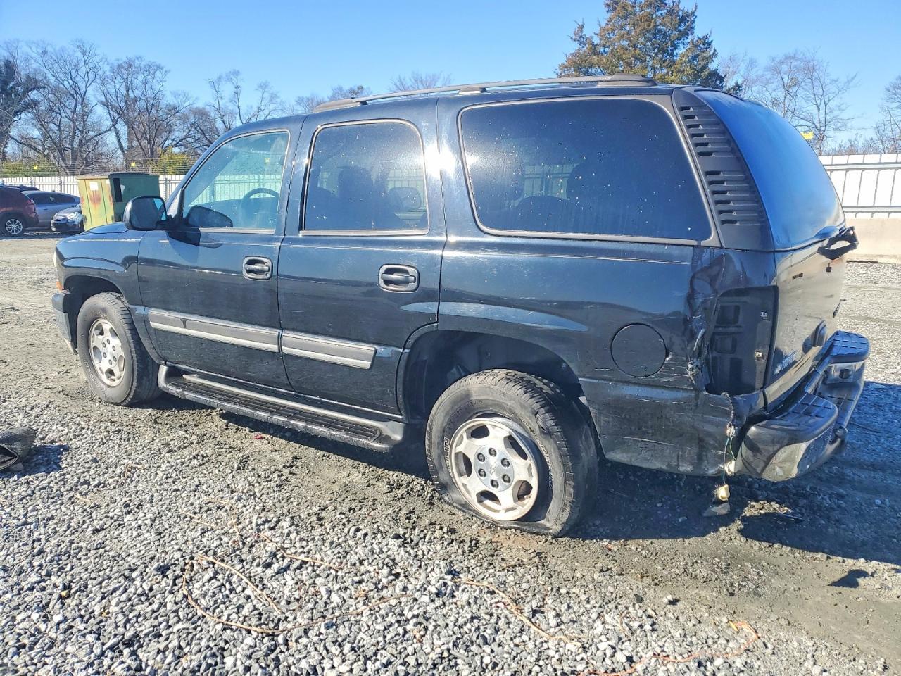 2004 Chevrolet Tahoe C1500 - Image 2