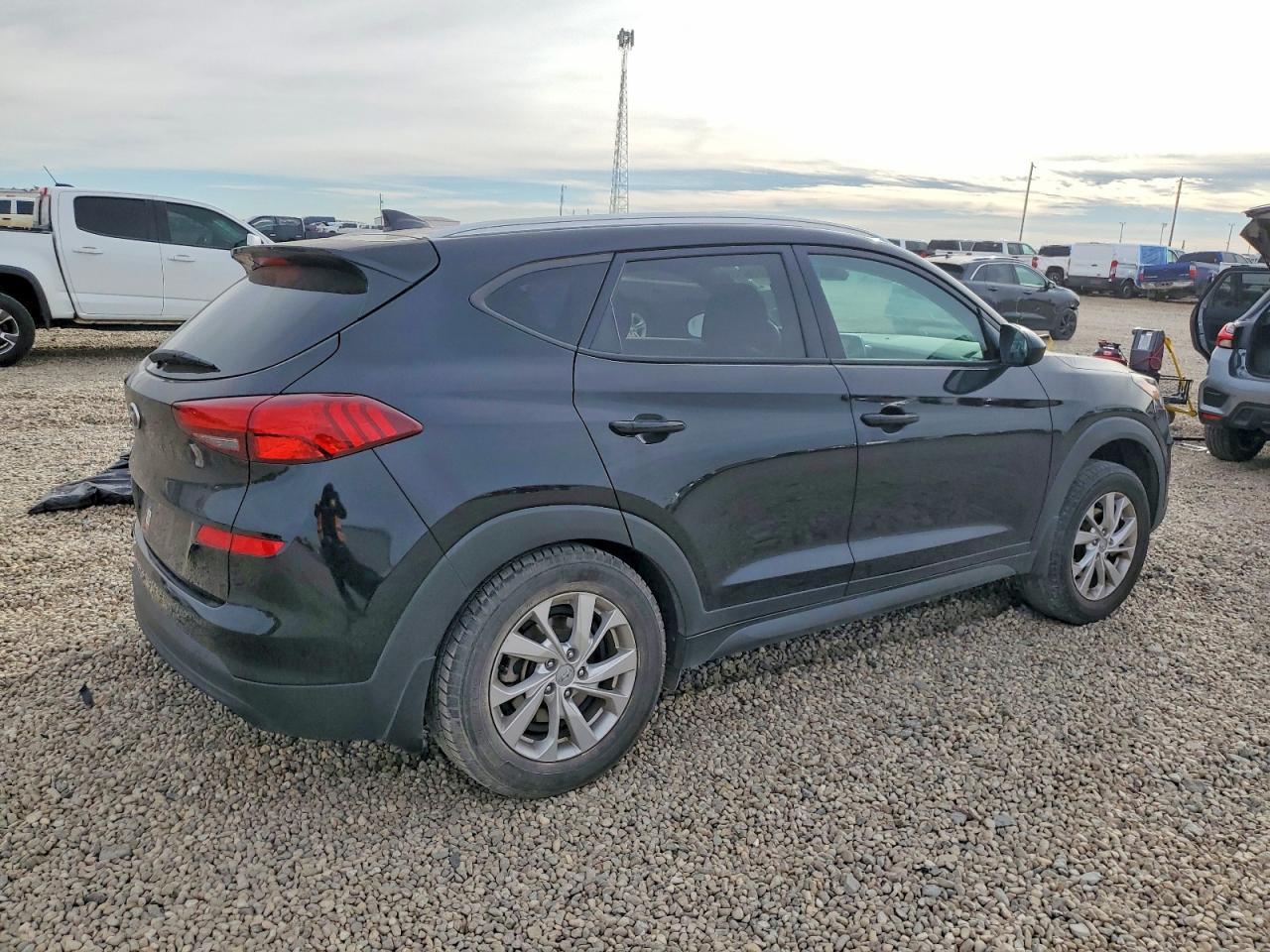 2021 Hyundai Tucson Value - Фото 3