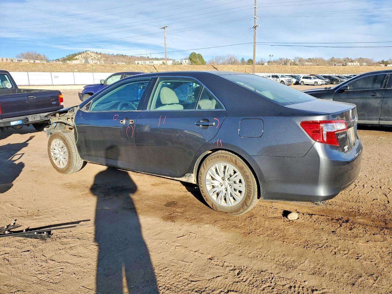 2012 Toyota Camry Base - Фото 2