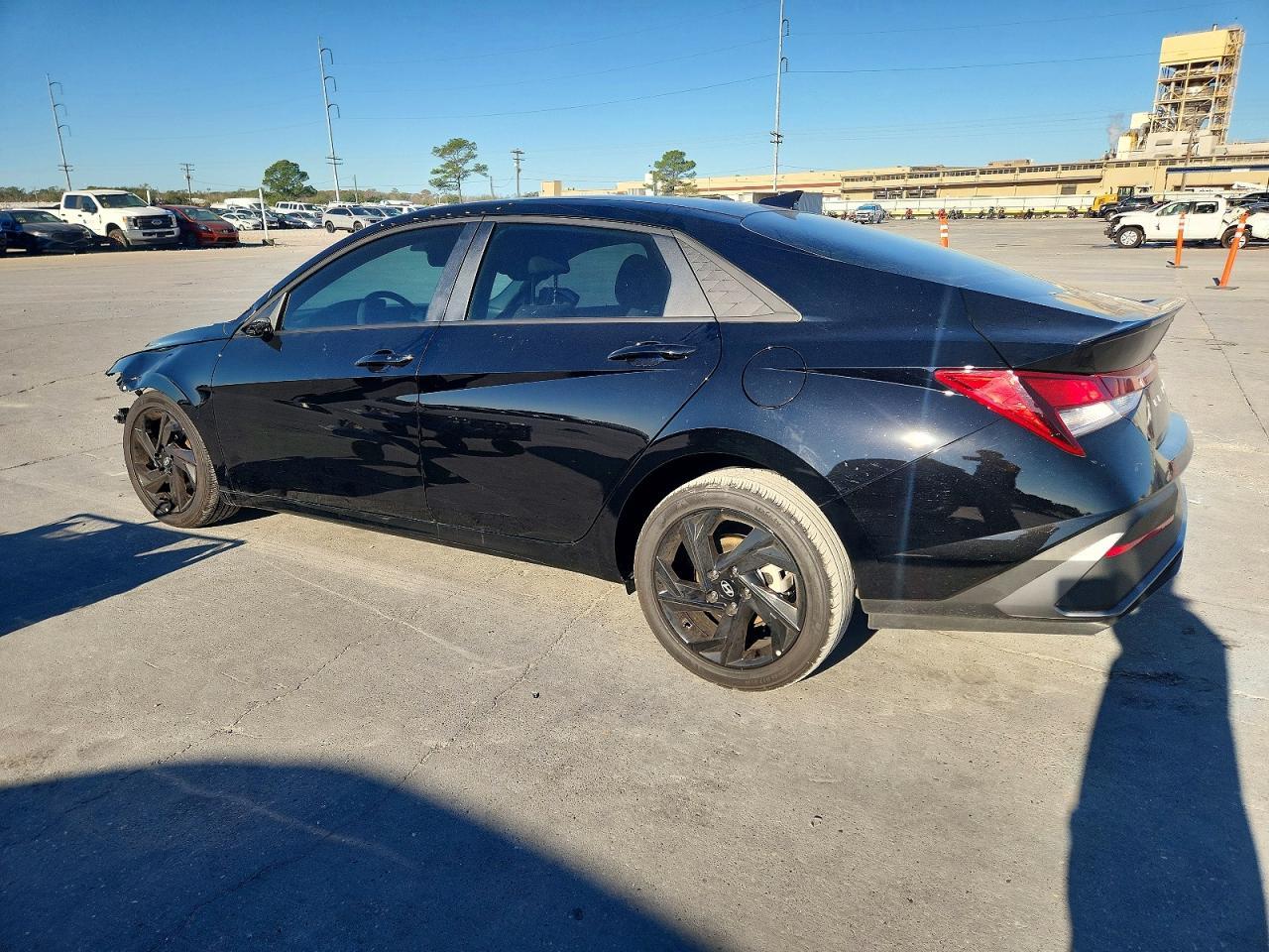 2026 Hyundai Elantra Sel Sport - Image 2
