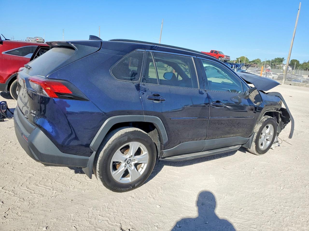 2020 Toyota Rav4 Xle - Фото 3