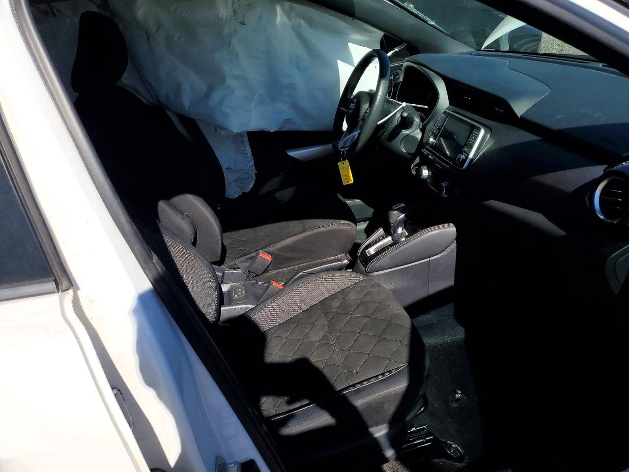 2019 Nissan Kicks S - Image 7