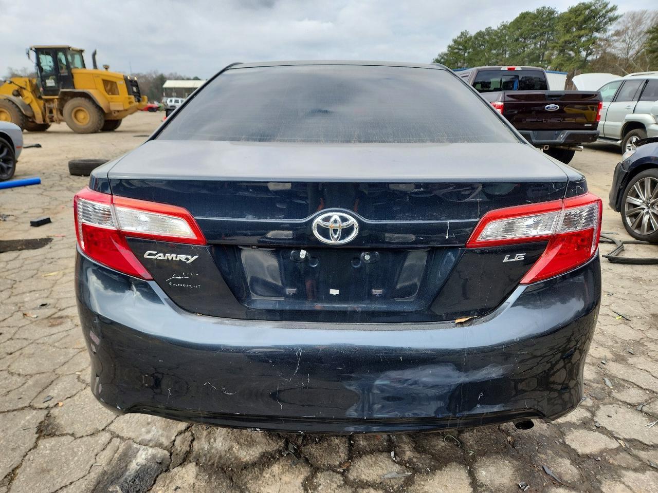 2014 Toyota Camry - Фото 6