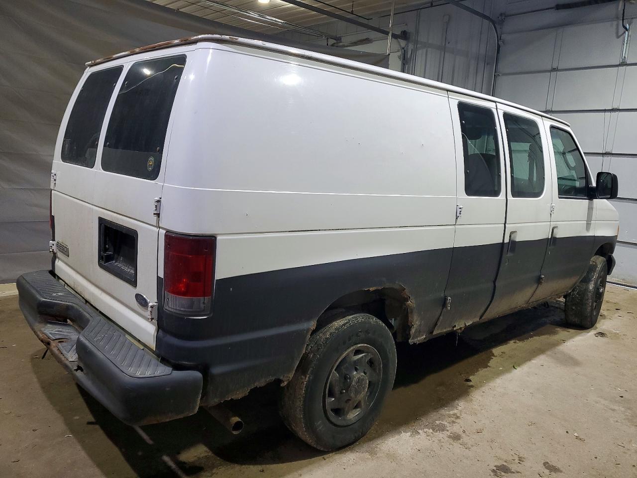 2007 Ford Econoline E250 Van - Фото 3
