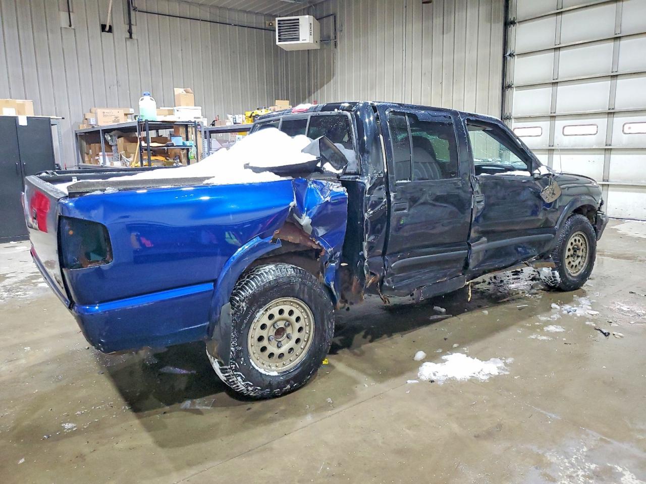 2002 Chevrolet S Truck S10 - Фото 3