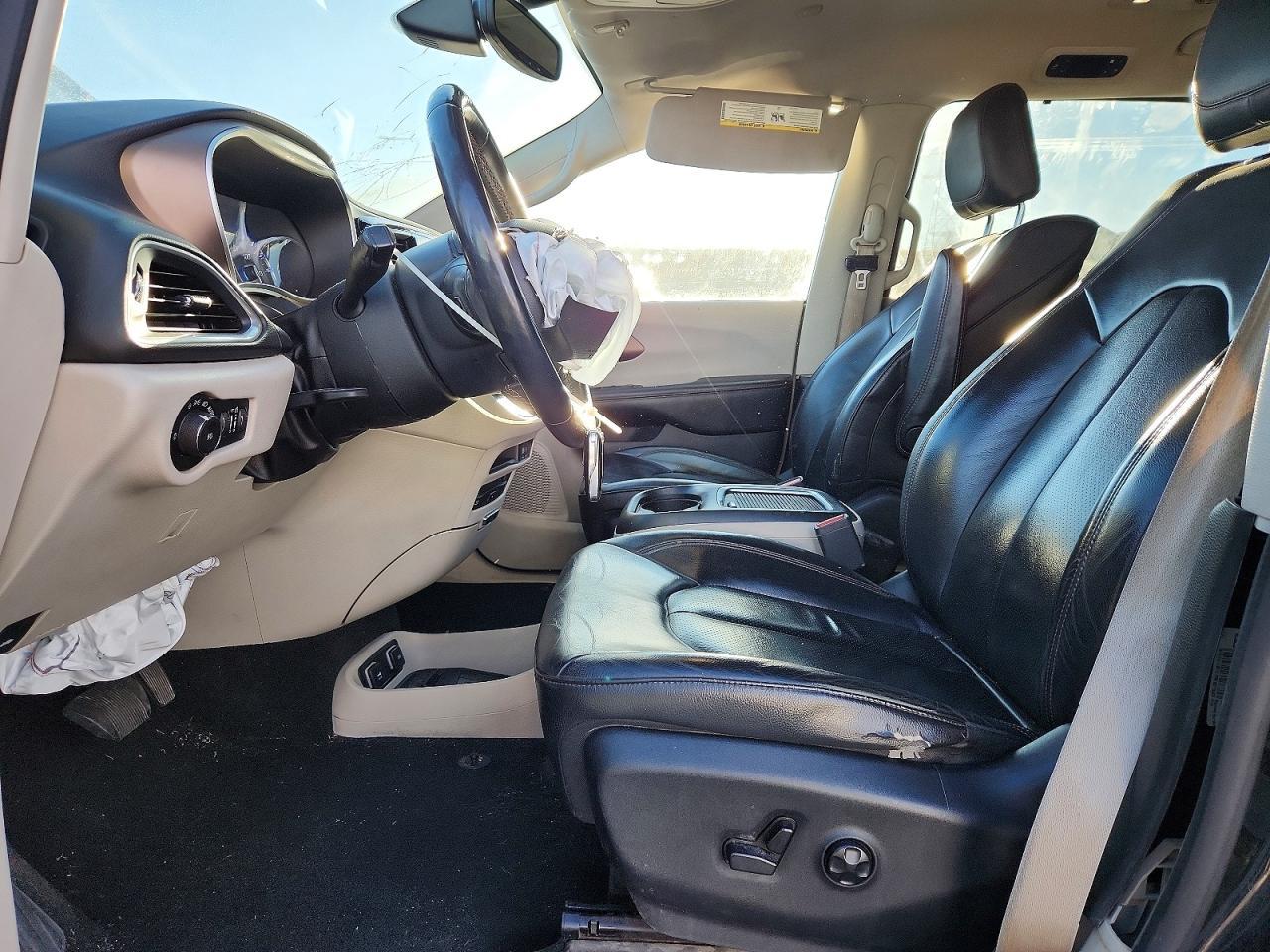 2017 Chrysler Pacifica Touring L Plus - Фото 7