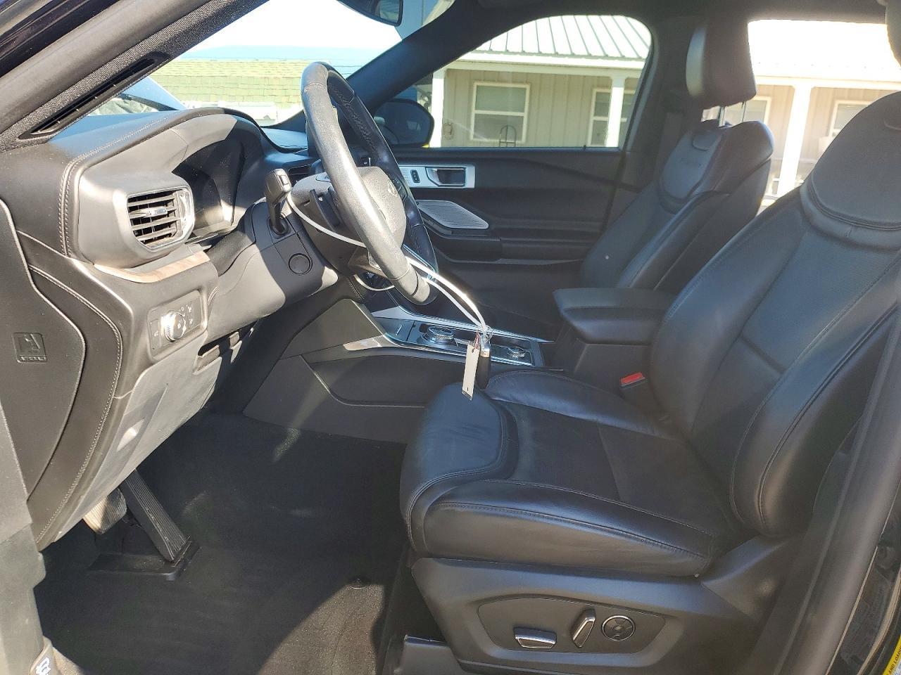 2020 Ford Explorer Platinum - Image 7