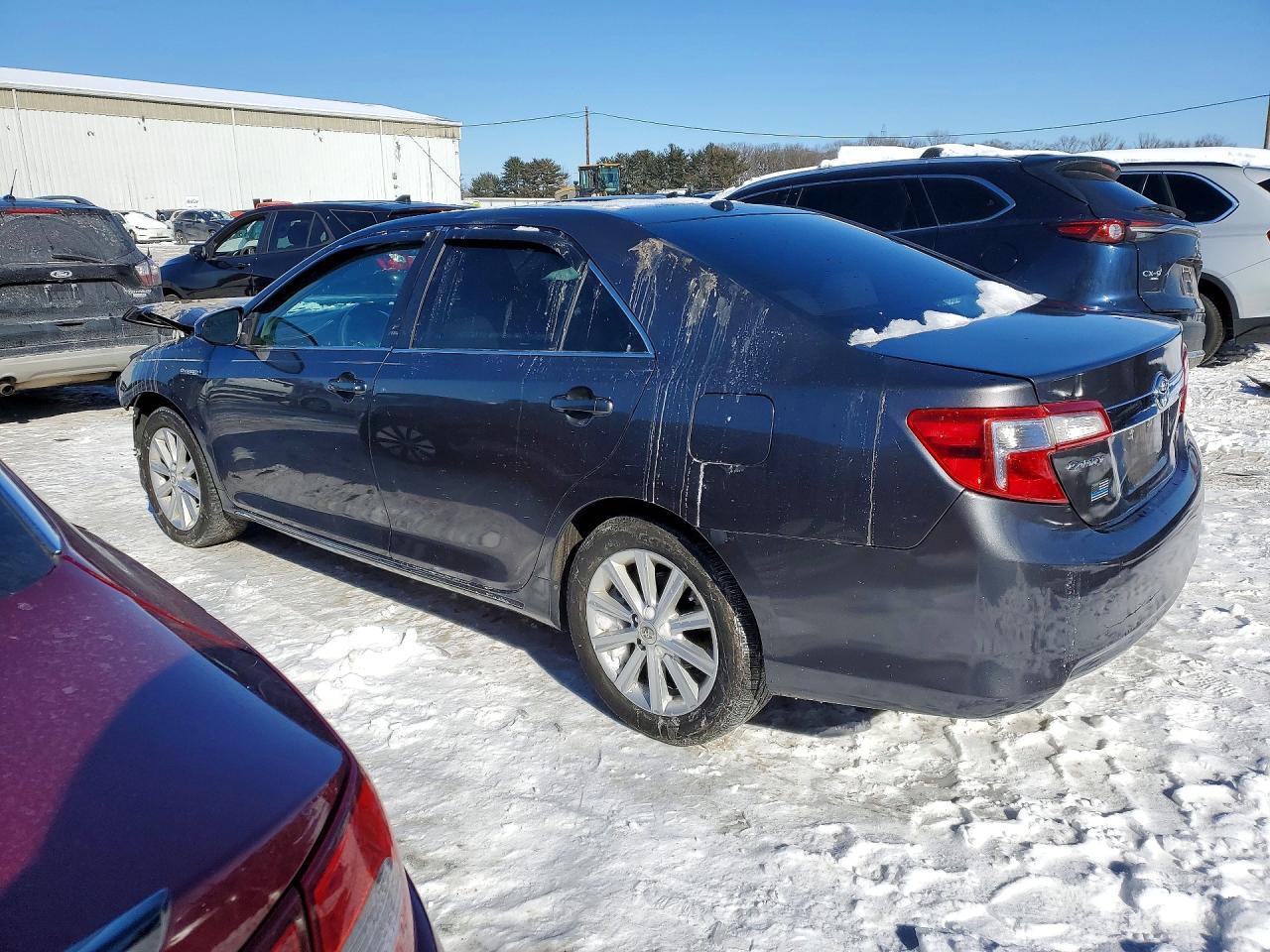 2013 Toyota Camry Hybrid - Image 2