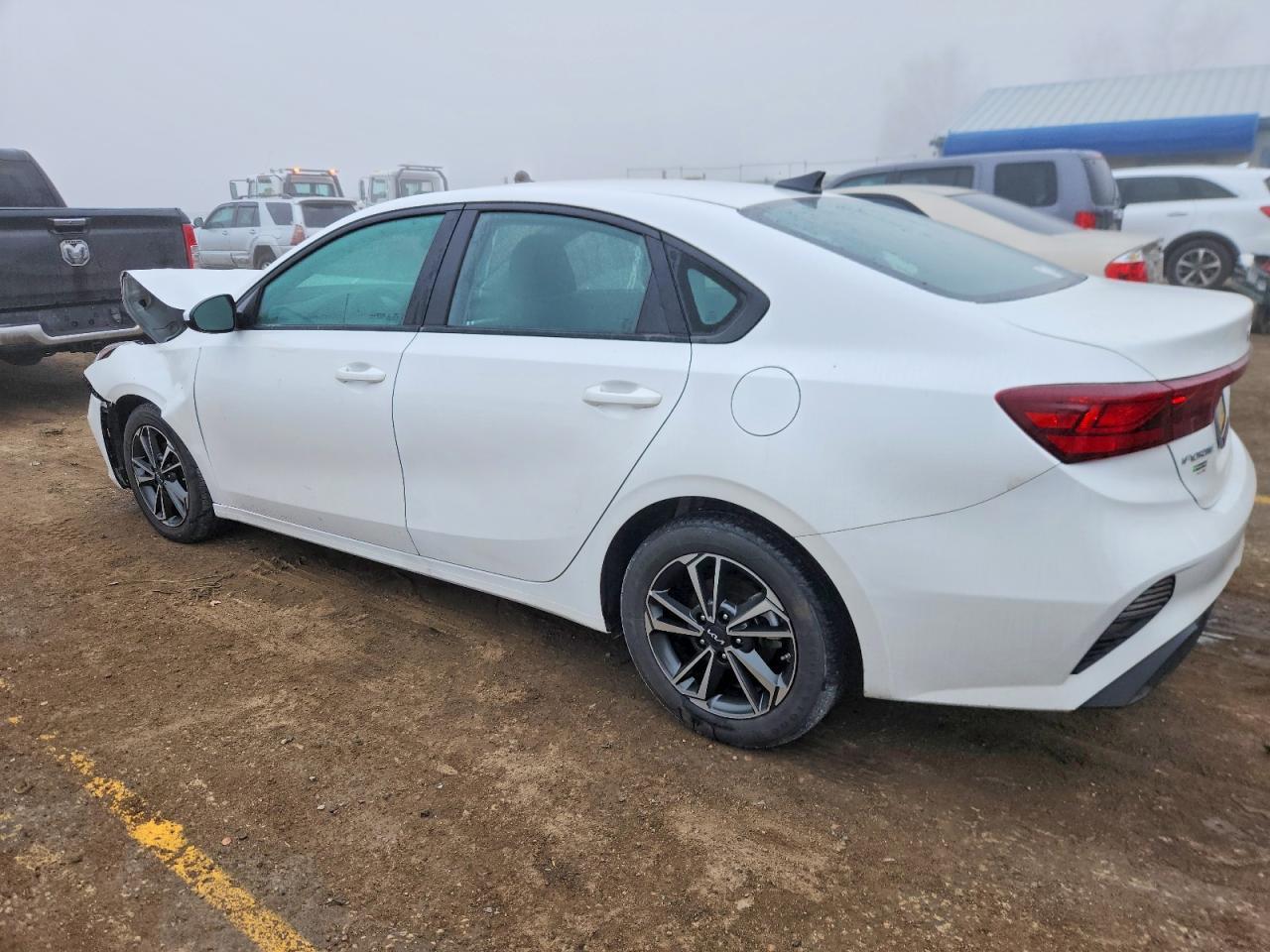 2023 Kia Forte Lxs - Image 2