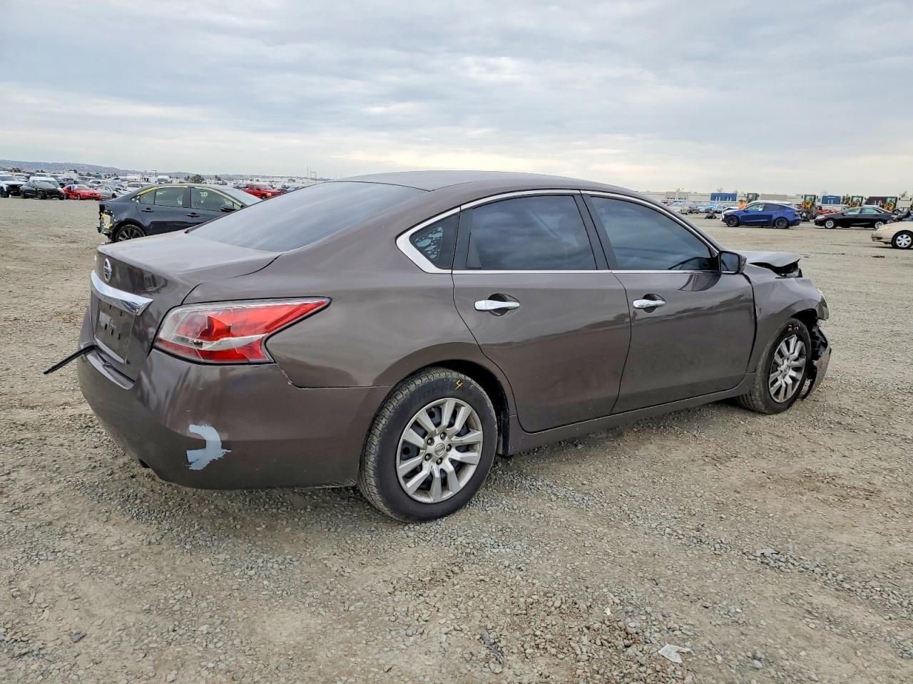 2014 Nissan Altima 2.5 S - Фото 3