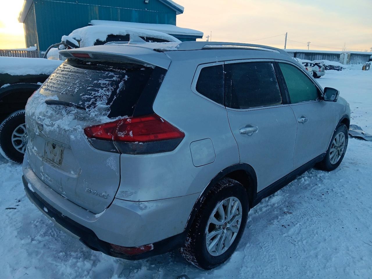 2017 Nissan Rogue Sv - Image 3