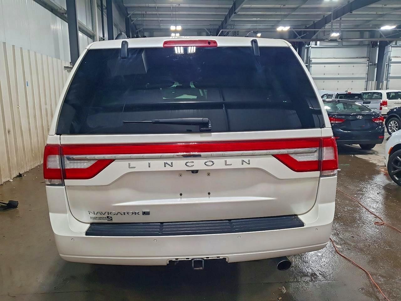 2017 Lincoln Navigator L Select - Фото 6