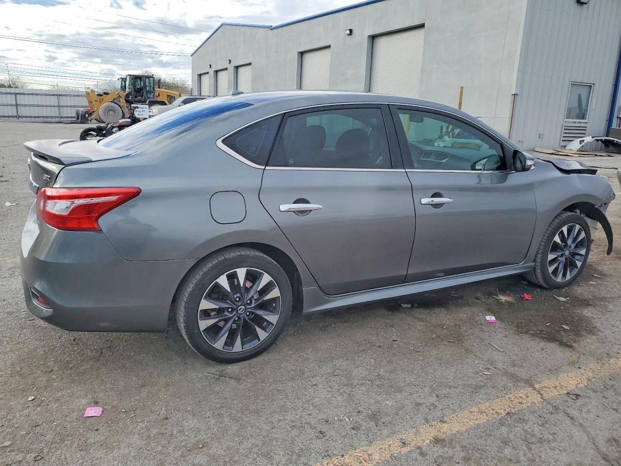 2016 Nissan Sentra Sr - Image 3