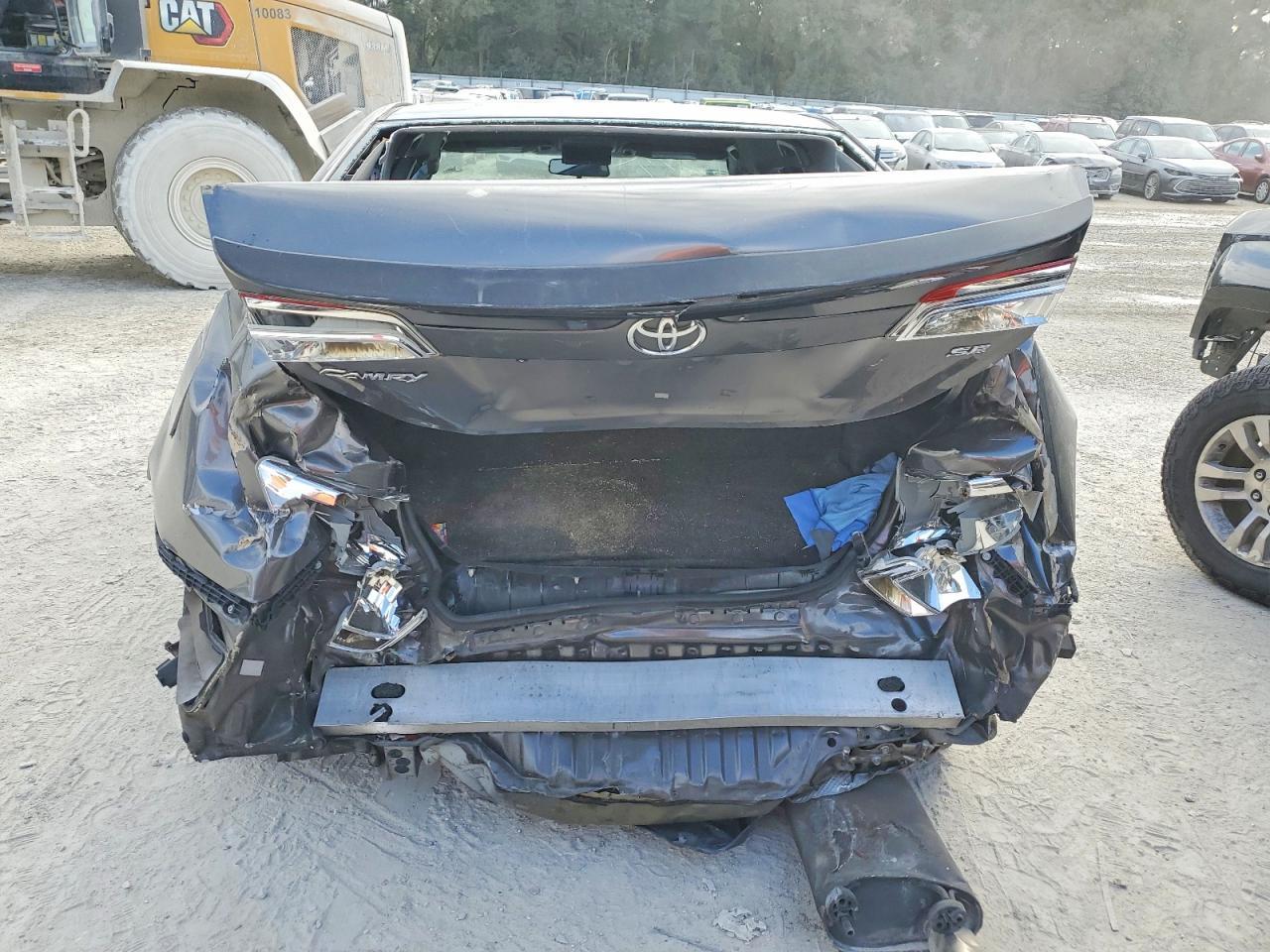 2014 Toyota Camry L - Image 6