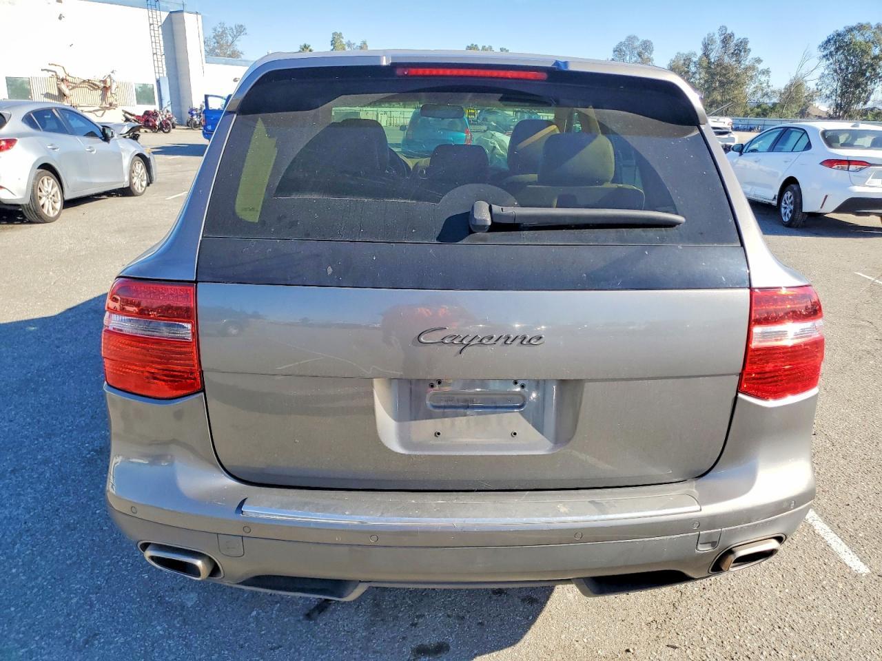 2010 Porsche Cayenne - Image 6